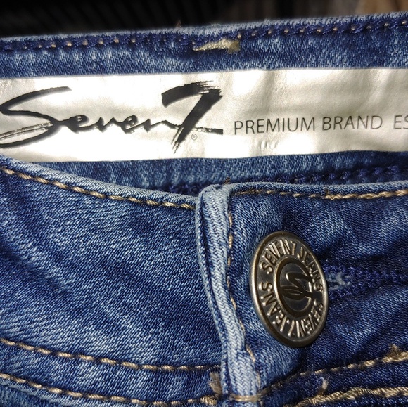 Jeans - Picture 2 of 4